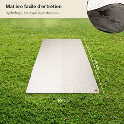 Eine rechteckige Matte mit einem geometrischen Muster liegt auf grünem Gras. Die Maße sind 200 cm x 300 cm.