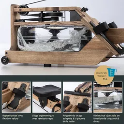 Ein Rudergerät aus Holz mit einem transparenten Wasserbehälter. Der Behälter ist halb gefüllt. Sichtbare Teile sind ein ergonomischer Sitz, Fußstützen mit Velcro-Befestigung und eine anpassbare Zugstange.