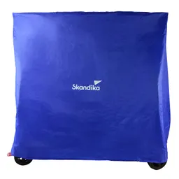 Blauer, faltbarer Behälter mit Rädern und dem Schriftzug „Skandika“ auf der Vorderseite.