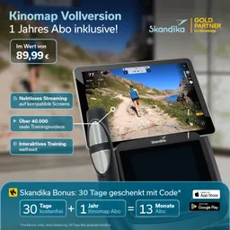 Ellipse-Trainer mit Klappfunktion und Rollen, neben einer Person in Sportkleidung, auf Holzfußboden in einem Raum mit Fenstern.