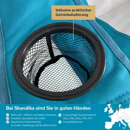 Getränkehalter aus schwarzem Material mit Netzstruktur auf einer blauen Unterlage. Texthinweis zur Verwendung.