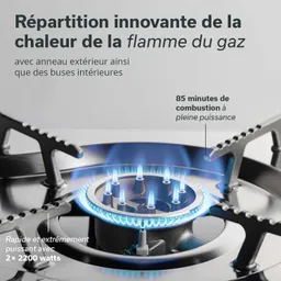 Gasherd mit blauer Flame. Text beschreibt innovative Wärmeverteilung, Brenndauer und Leistung des Geräts.