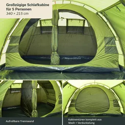 Innensicht einer geräumigen Schlafkabine in Grün für bis zu fünf Personen, mit abrollbarer Trennwand und Mesh-Türen.