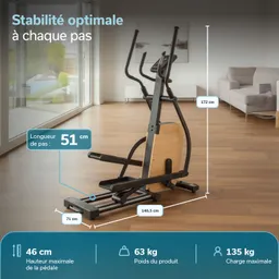 Fitnessgerät in einem Wohnraum mit Maßangaben: Höhe 172 cm, Länge 146,5 cm, Breite 71 cm, Pedalhöhe 46 cm, Gewicht 63 kg, max. Belastung 135 kg.