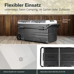 Kühlbox mit Rädern und Griff, LED-Touchdisplay, Ablassstopfen und zwei Öffnungen, vor Holzverkleidung.