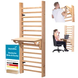 Wandregal aus Holz mit Klettergriffen und ausklappbarem Tisch. Links ein Schild mit der Aufschrift „Skandika“.