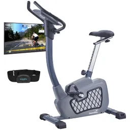 Stationäres Fahrrad in Grau mit einem Bildschirm, der eine Radstrecke zeigt, sowie einem Herzfrequenzmesser in Schwarz.