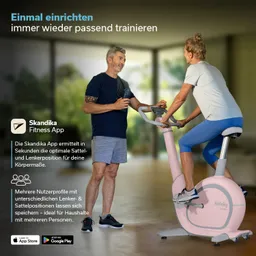 Smartphone in der Hand einer Person mit Fitness-App, die individuelle Ergonomie anzeigt. Neben einer Konsole mit Trainingsdaten.
