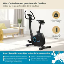 Fitnessbike in einem hellen Raum, Pflanzen und Sofa im Hintergrund. Betriebsmerkmale und Nutzungshinweise in Textform.