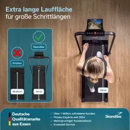 Laufband mit langer Lauffläche, Nutzerin steht darauf. Informationen zu Größe und Markenpositionierung im Vordergrund. Holzfußboden.
