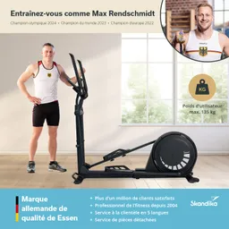 Mann in Sportkleidung steht neben einem Crosstrainer in einem hellen Raum mit Fenstern. Textelemente beschreiben das Produkt.