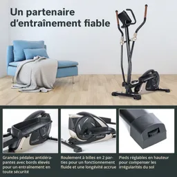 Fitnessgerät steht neben einem türkisen Sofa mit Kissen und einer Decke. Helle Holzbodenfläche.