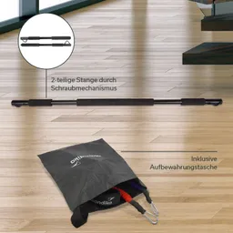 2-teilige schwarze Stange mit Schraubmechanismus, daneben schwarze Aufbewahrungstasche mit bunten Gummibändern. Holzfußboden.
