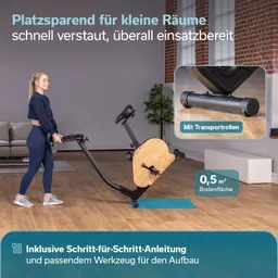 Ein Fitnessgerät mit Holzoptik wird von einer Person in einem Raum mit heller Wand und Sofa bewegt. Der Boden ist aus Holz.