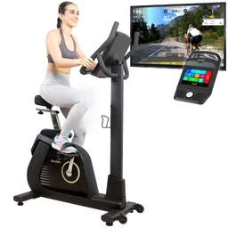 Frau auf einem Fitnessbike mit Schirm. Display zeigt Radfahrdaten und eine Landschaft. Bedienfeld rechts vom Bike.
