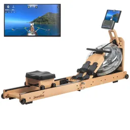 Wassertretgerät aus Holz mit Sitz, Fußstützen und Monitor. Im Hintergrund ein Bildschirm mit Ruder-Szene.