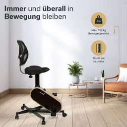 Schreibtischstuhl mit verstellbarer Höhe steht auf Holzfußboden. Neben dem Stuhl Pflanze und Beistelltisch sichtbar.