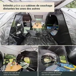 Zeltinneres mit zwei Schlafkabinen, Tisch, Stühlen und Ausblick auf die Natur. Boden ist schwarz und besteht aus Zeltmaterial.