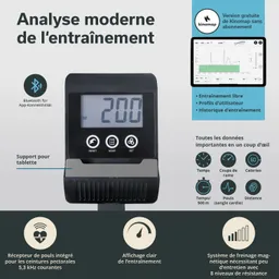 Digitales Display eines Trainingsgeräts mit Bluetooth-Konnektivität. Anzeigen für Zeit, Ruderzüge, Kalorien und Distanz. Unterstützung für Tablet.
