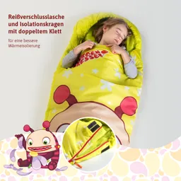 Schlafsack in gelber Farbe mit tierischem Design, ein Kind liegt darin schlafend. Unten rechts ist eine Detailansicht und ein Maskottchen.