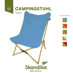 Faltstuhl mit blauer Sitzfläche und Holzgestell, daneben Farbvarianten in kleinen Quadraten. Markenlogo „Skandika“.