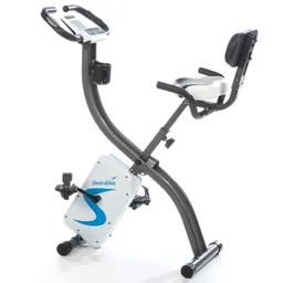 Fahrradtrainer mit einem gepolsterten Sitz, Handgriffen und einem Display. Gehäuse in Weiß mit blauen Akzenten.