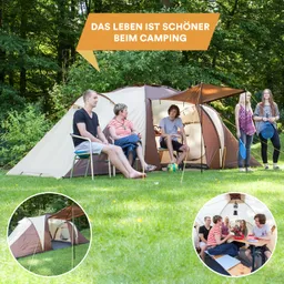 Zelt in der Natur mit mehreren Personen. Einige sitzen auf Stühlen, andere stehen mit Schlägern. Eingezoomt: Gruppe am Tisch.