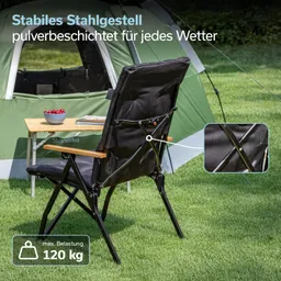 Faltstuhl mit schwarzem Bezug und stabilen, pulverbeschichteten Stahlgestell. Neben einem Tisch mit einer Schüssel Kirschen.