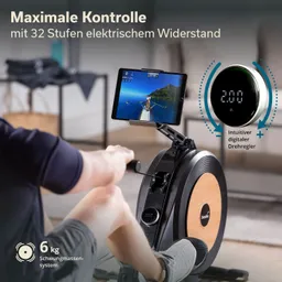 Rudergerät mit digitalem Display und Tablet-Halterung, Fokus auf Widerstandseinstellung, im Hintergrund ein helles Zimmer.