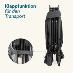 Klappstuhl in zusammengeklapptem Zustand. Ein Detail zur Klappfunktion ist hervorgehoben.