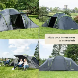 Zelt in der Natur mit Wiesenfläche und Bäumen. Zwei Personen sitzen in Campingstühlen. Freundliche Atmosphäre.