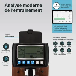 Gerät zur Trainingsanalyse mit Display, Tablet-Halterung und Icons für verschiedene Trainingsdaten wie Zeit, Kalorien und Puls.