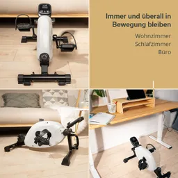 Fahrrad-Ergometer in einem Wohnraum, umgeben von Möbeln. Anzeige auf dem Gerät. Textinformationen zu Nutzungsmöglichkeiten.