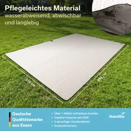 Große, rechteckige, wasserabweisende Oberfläche auf grünem Gras, mit Maßangaben und Logo.