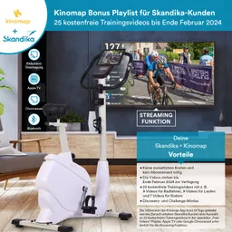 Fitnessgerät in einem modernen Raum, Bildschirm zeigt Radfahrer, Informationen zur Kinomap Bonus Playlist und Vorteilen für Skandika-Kunden.