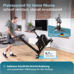 Ein Fitnessgerät, das von einer Person gezogen wird, steht in einem modern gestalteten Raum mit Holzfußboden.