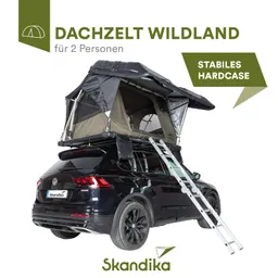 Dachzelt für zwei Personen auf einem schwarzen SUV, mit einer Leiter zum Einstieg, auf hellem Hintergrund.