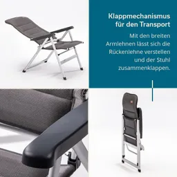 Klappstuhl in Grau mit breiten Armlehnen. Der Stuhl ist aufrecht und zeigt seinen Klappmechanismus.