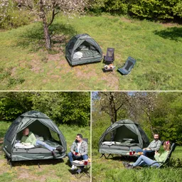 Zelt im Freien mit Matratze, daneben zwei Gartenstühle, ein kleiner Tisch mit Snacks und Getränken, umgeben von Wiese und Bäumen.