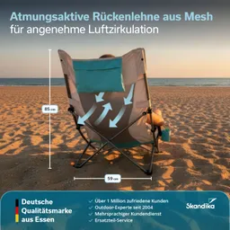 Campingstuhl mit atmungsaktiver Mesh-Rückenlehne, Maße 85 cm Höhe und 59 cm Breite, am Strand im Sonnenuntergang.