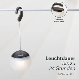 Hängende Lampe mit rundem, leicht milchigem Gehäuse und schwarzem Deckel, befestigt an einem Haken. Text über Leuchtdauer und Akku.