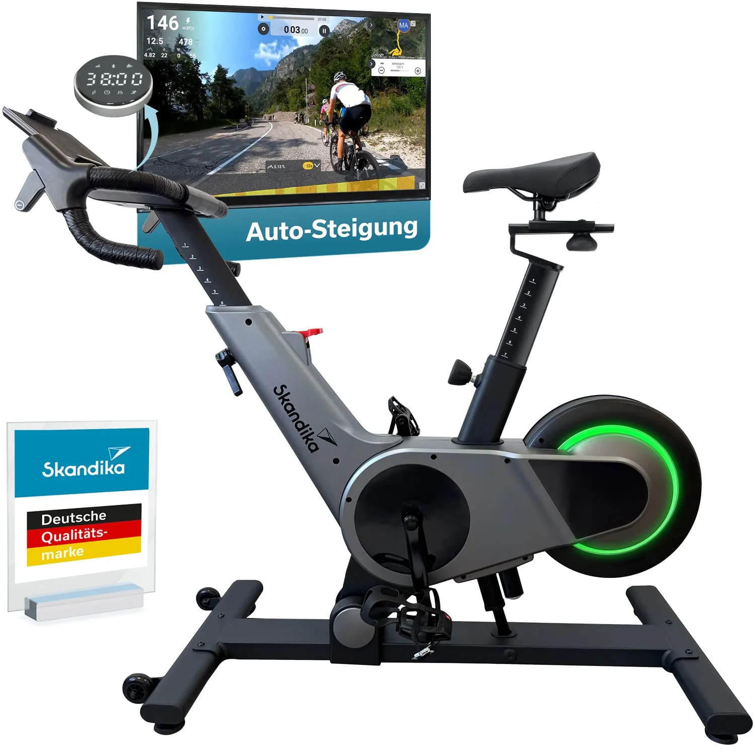 Heimtrainer in grau mit einer digitalen Anzeige und einem Bildschirm, der eine Radfahrstrecke zeigt. Logo von Skandika.