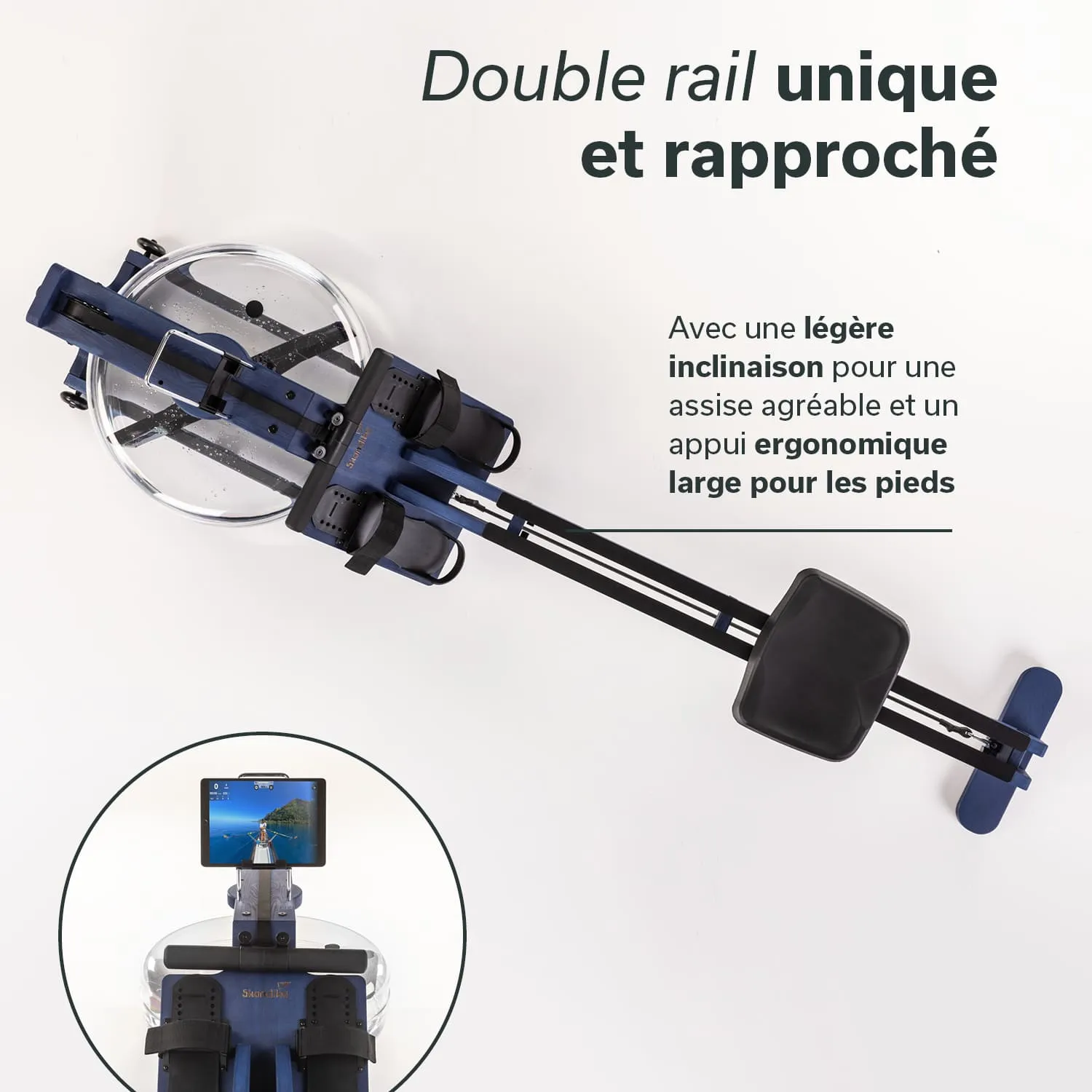 Rudermaschine mit doppeltem Schienensystem, ergonomischem Sitz und Fußstütze. Tablet-Halterung oben sichtbar.