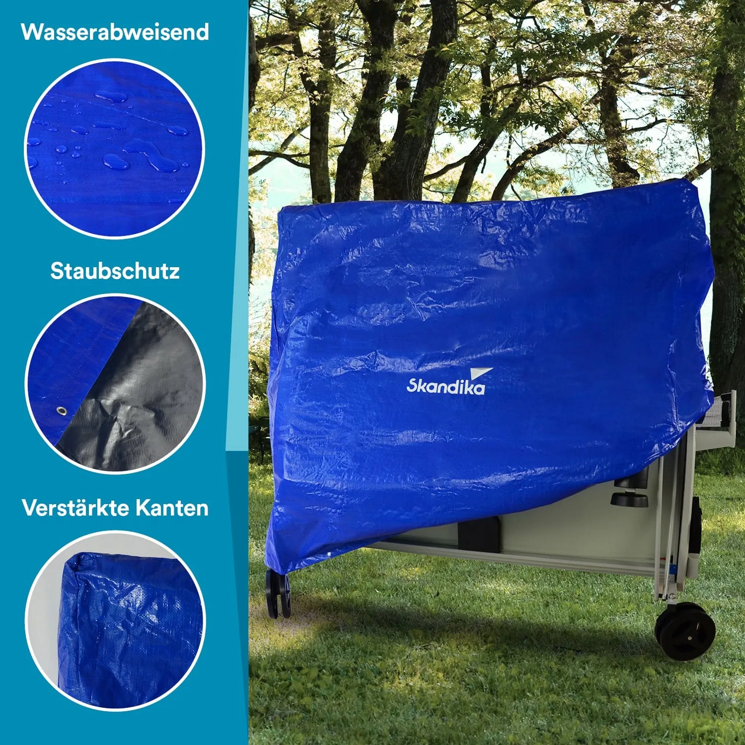 Blauer Schutzbezug, teilweise über ein Möbelstück gezogen, mit Wassertropfen, verstärkten Kanten, im Freien zwischen Bäumen.