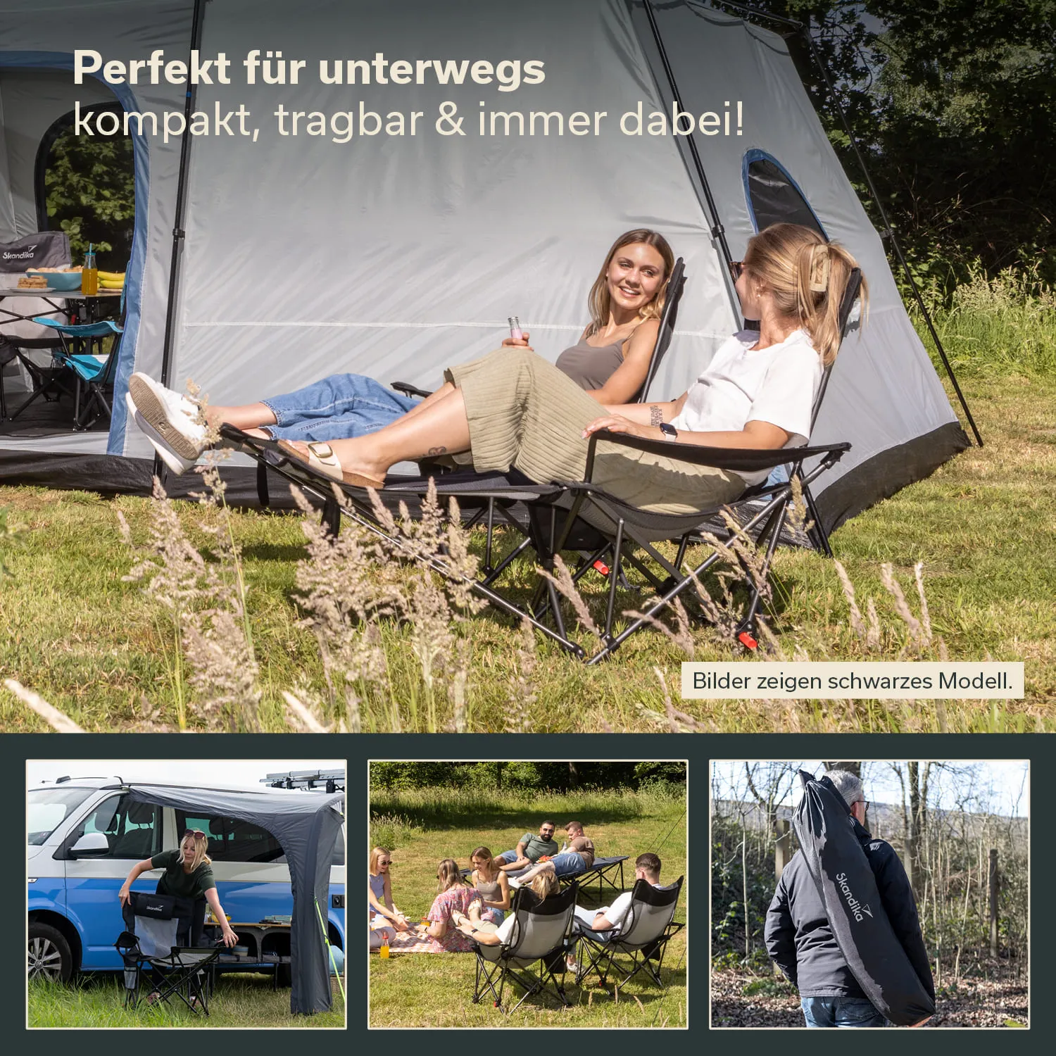 Zwei Personen sitzen entspannt in Klappstühlen vor einem Zelt. Im Hintergrund sieht man einen Wohnwagen und weitere Personen beim Sitzen.