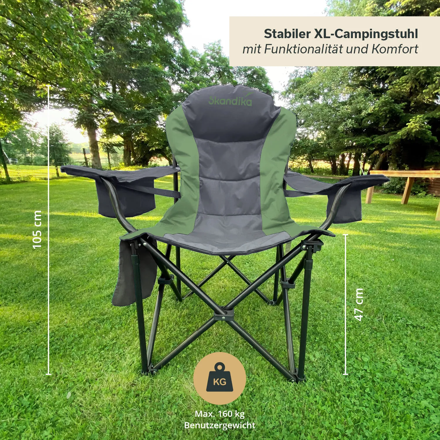 XL-Campingstuhl in Grau und Grün auf einer Wiese, mit Maßangaben und maximaler Benutzergewichtskapazität von 160 kg.