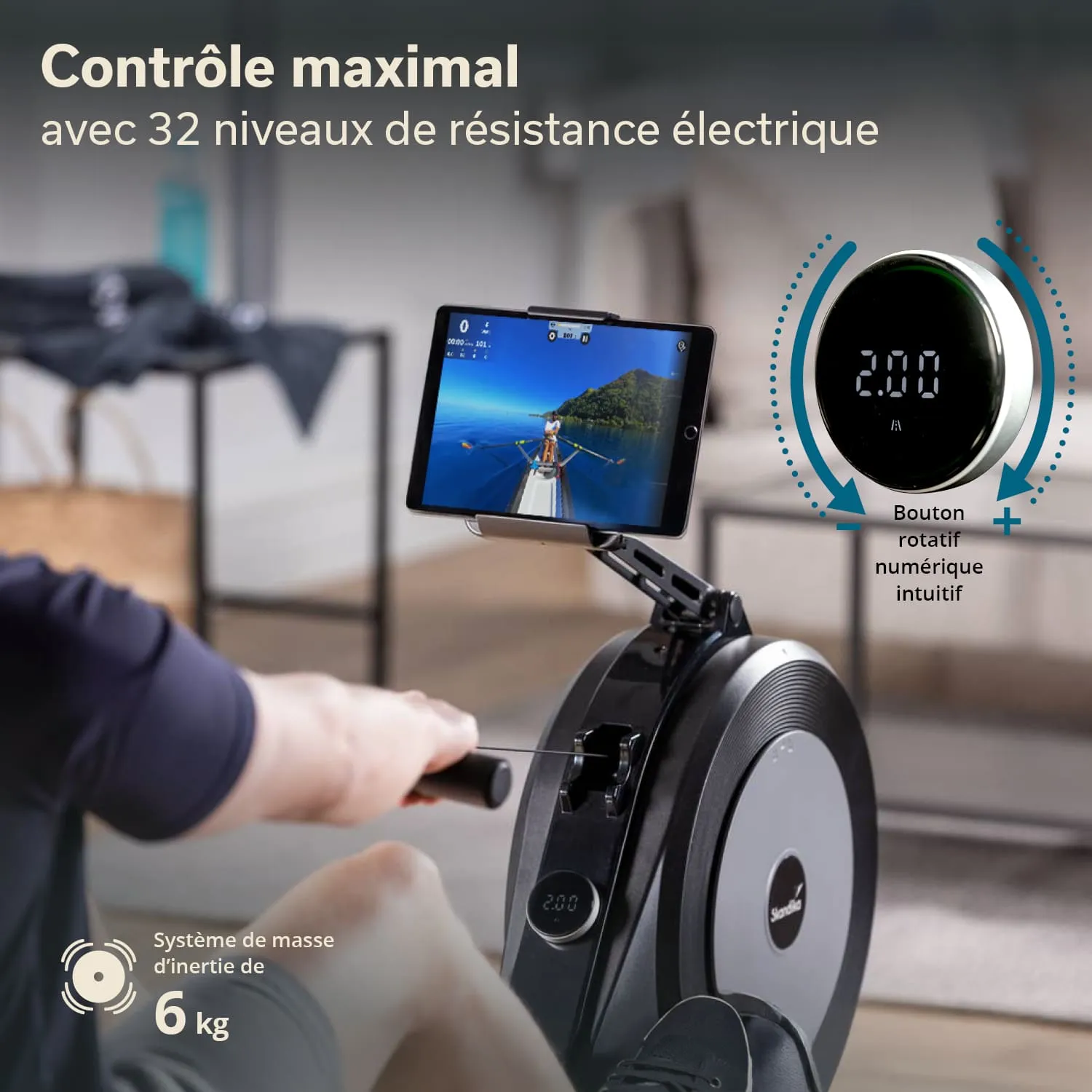 Rudergerät mit einem Tablet-Halter und einem digitalen Display. Das Tablet zeigt eine Ruder-Szene.