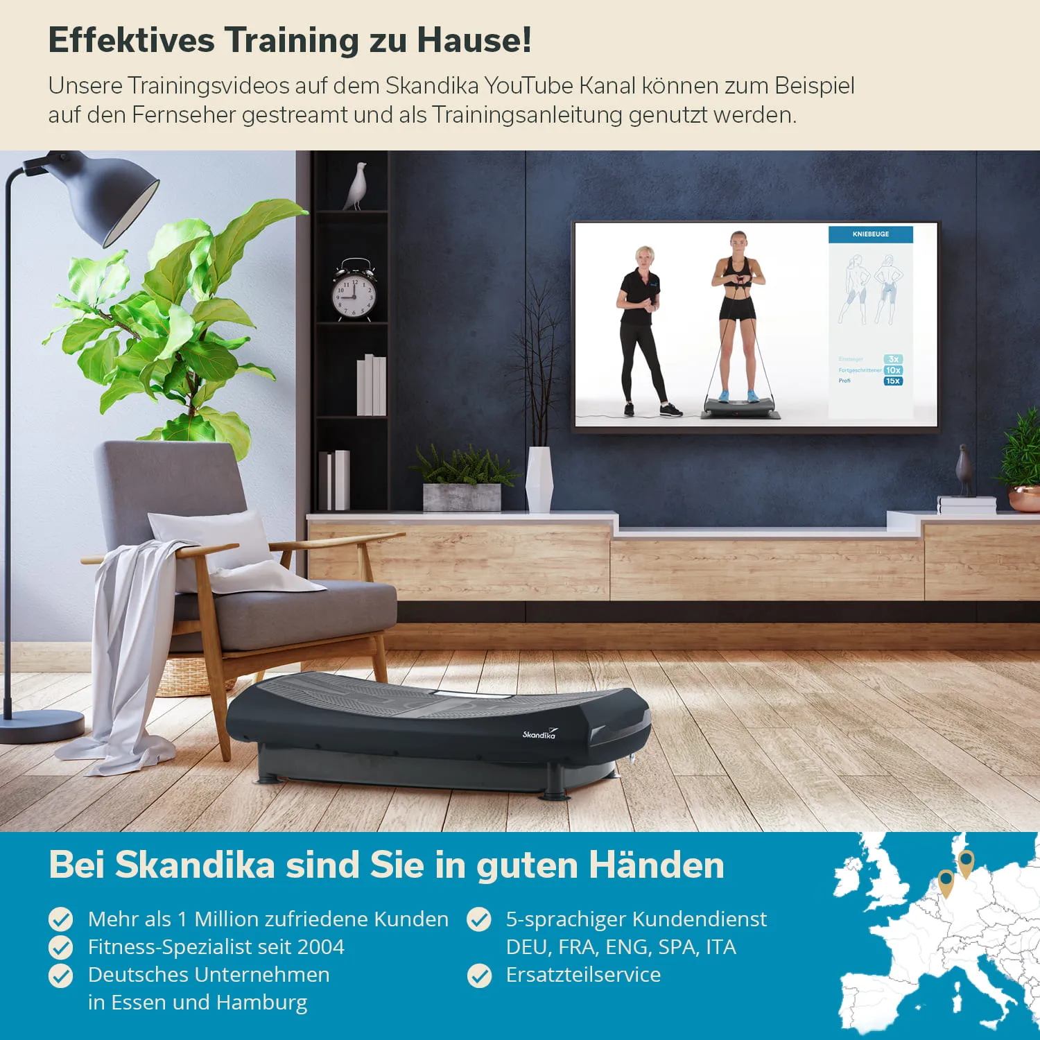 Wohnzimmer mit einem Fitnessgerät, einer Pflanze, einem Stuhl und einem Fernseher, der Trainingsanleitungen zeigt.