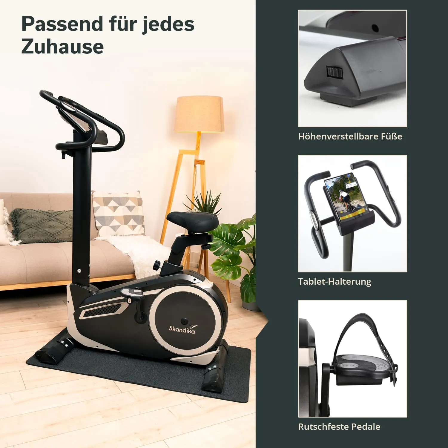 Ein Heimtrainer mit verstellbarem Sitz und Tablet-Halterung steht auf einem Teppich in einem Wohnraum mit Sofa und Pflanze.