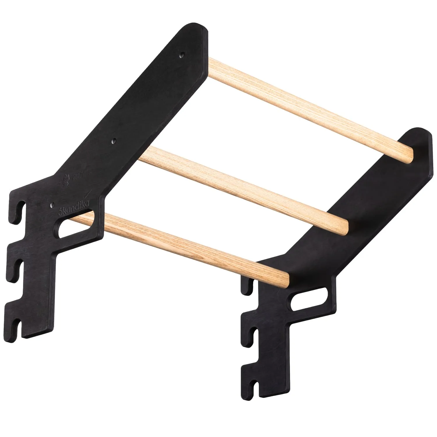 Schwarz-gelbes Gestell mit drei Holzstangen in einer offenen, dreidimensionalen Form.